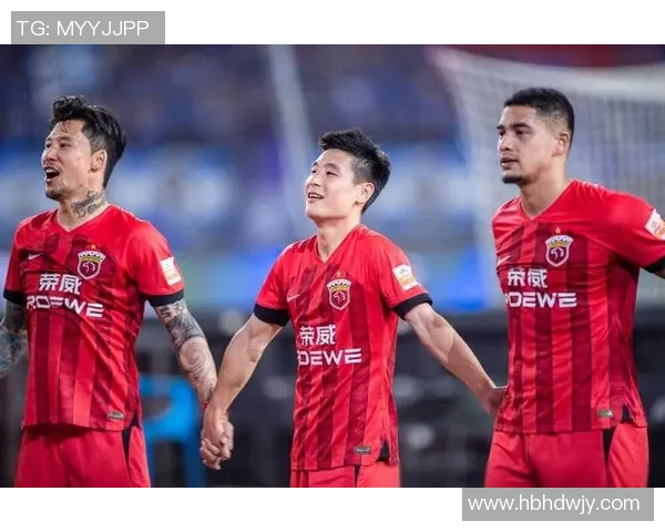 中超联赛新赛季展望:豪门纷纷引援,年轻球员崭露头角,竞争激烈前景广阔